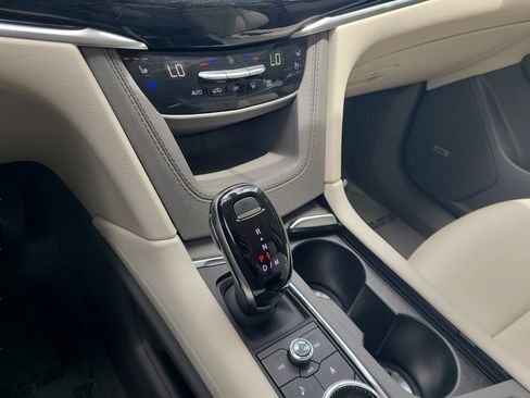 Used 2024 Cadillac XT6 Premium Luxury AWD/4WD image 15
