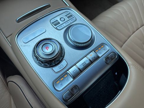 Used 2025 Genesis G90 3.5T image 5