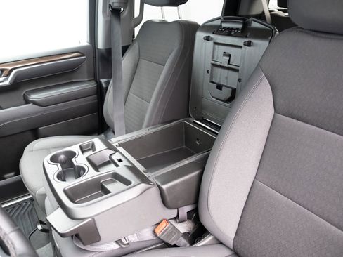 Used 2025 Chevrolet Silverado 1500 LT image 8