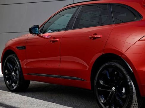 New 2026 Jaguar F-PACE R-Dynamic S image 9