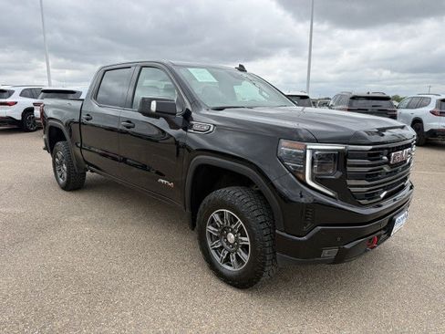 Used 2025 GMC Sierra 1500 AT4 AWD/4WD image 11