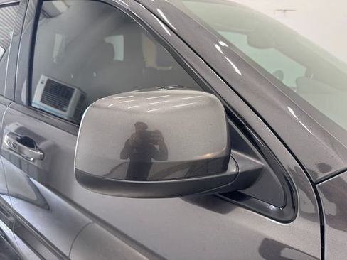 Used 2019 Jeep Grand Cherokee Altitude RWD image 45
