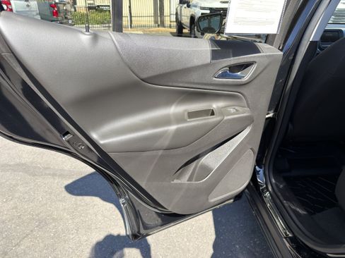 Used 2022 Chevrolet Equinox LT w/ LPO, Cargo Package FWD image 19