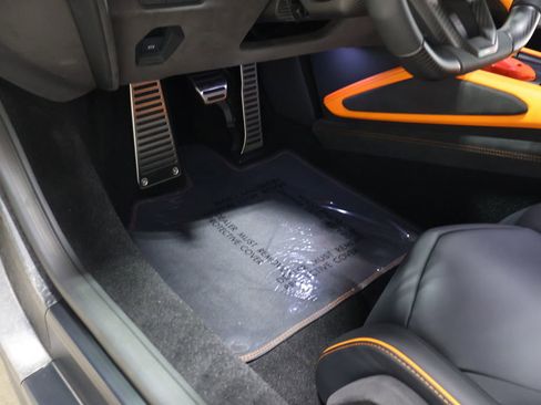Used 2025 Lamborghini Revuelto AWD/4WD image 34