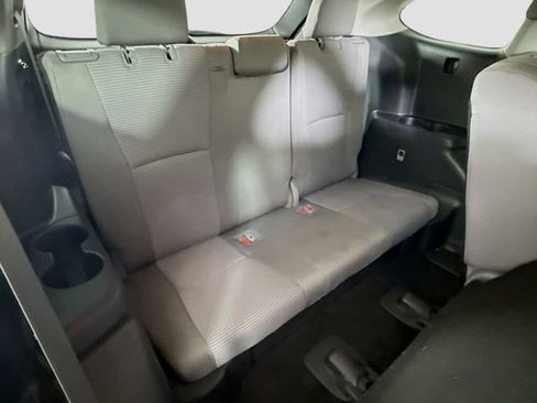 Used 2023 Toyota Highlander LE image 25