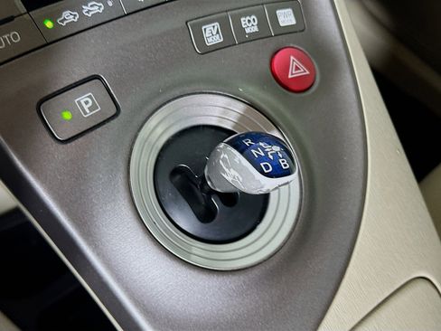 Used 2015 Toyota Prius Three w/ Solar Roof Package image 24