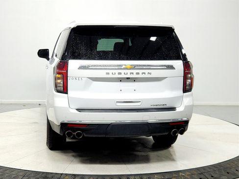 Used 2023 Chevrolet Suburban Premier image 6