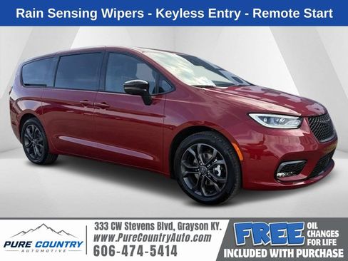 New 2026 Chrysler Pacifica Select FWD image 1