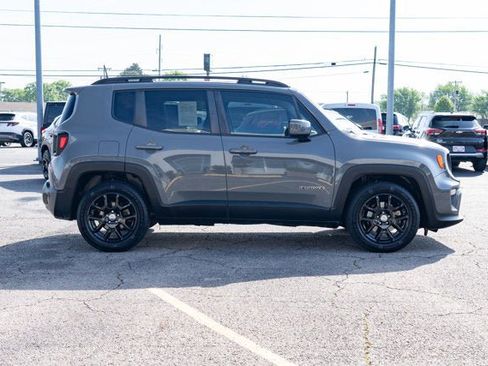 Used 2020 Jeep Renegade Latitude w/ UConnect 8.4 Nav Group image 6