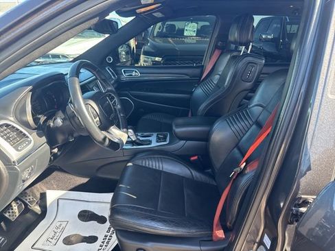 Used 2018 Jeep Grand Cherokee SRT image 8