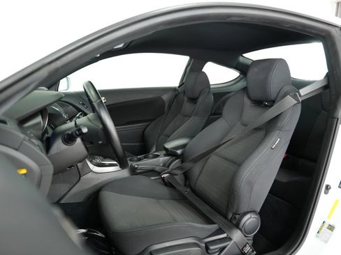 Used 2015 Hyundai Genesis 3.8 RWD image 40