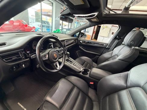 Used 2021 Porsche Macan S AWD/4WD image 56