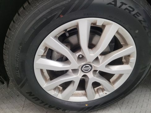 Used 2020 Nissan Rogue SV image 31