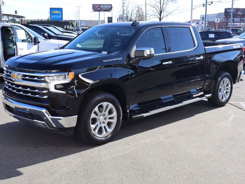 Used 2024 Chevrolet Silverado 1500 LTZ w/ Technology Package image 5