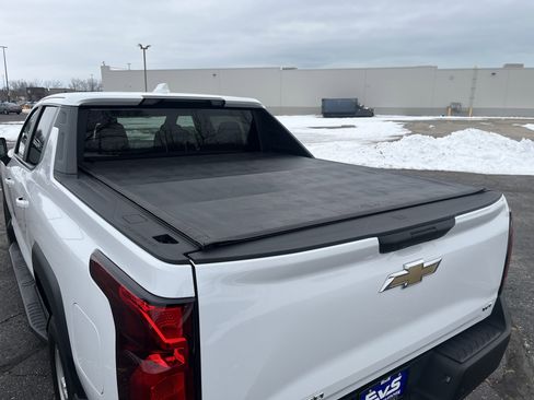 Used 2025 Chevrolet Silverado EV W/T image 9