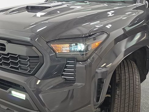 Certified 2025 Toyota Tacoma TRD Sport AWD/4WD image 27