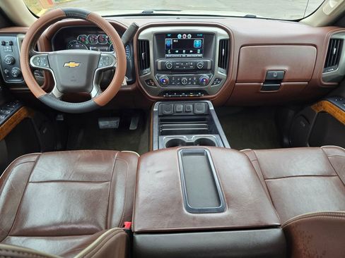 Used 2015 Chevrolet Silverado 1500 High Country w/ High Country Premium Package image 59
