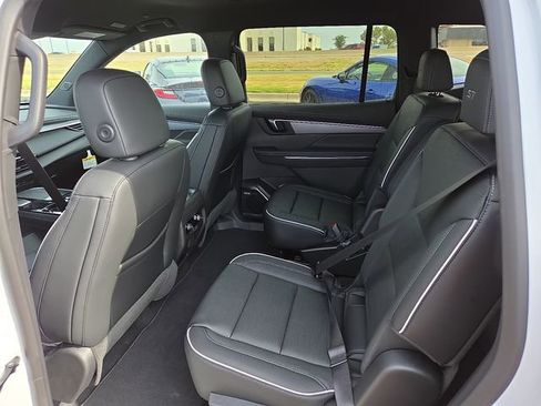 New 2026 Buick Enclave Sport Touring w/ Super Cruise Package image 7