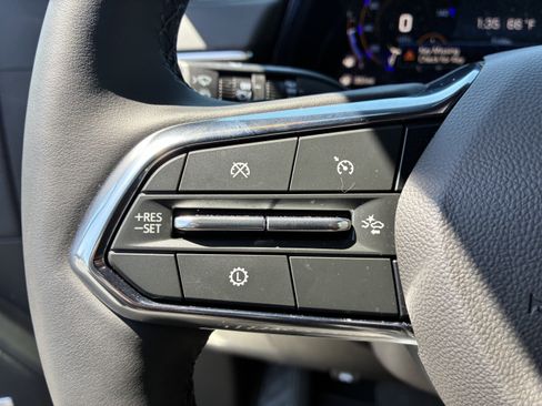 Used 2026 Chevrolet Suburban Premier image 30