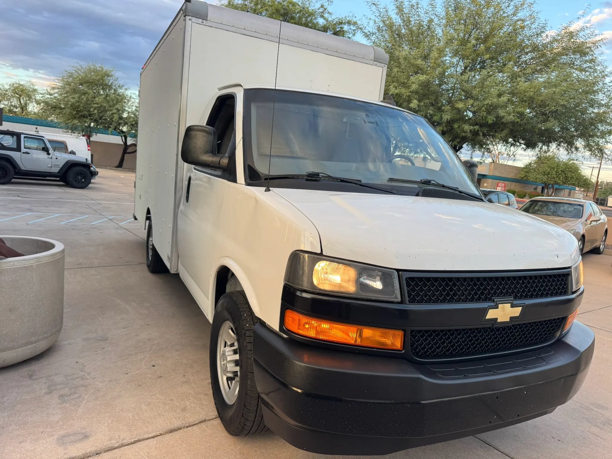 Used 2020 Chevrolet Express 3500 w/ Power Convenience Package RWD image 3