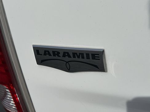 Used 2017 RAM 1500 Laramie AWD/4WD image 11
