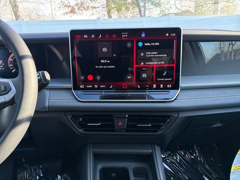 Used 2026 Volkswagen Tiguan SE AWD/4WD image 18
