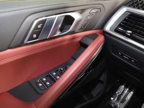 Used 2024 BMW X6 xDrive40i image 41