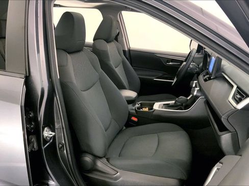 Used 2021 Toyota RAV4 XLE w/ Convenience Package AWD/4WD image 6