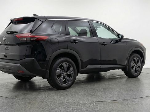 Used 2025 Nissan Rogue SV AWD/4WD image 9