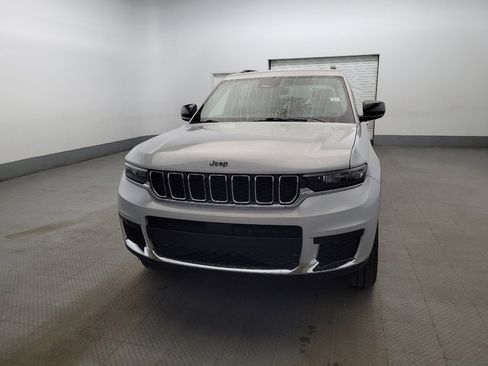 Used 2022 Jeep Grand Cherokee L Laredo w/ Luxury Tech Group I image 15