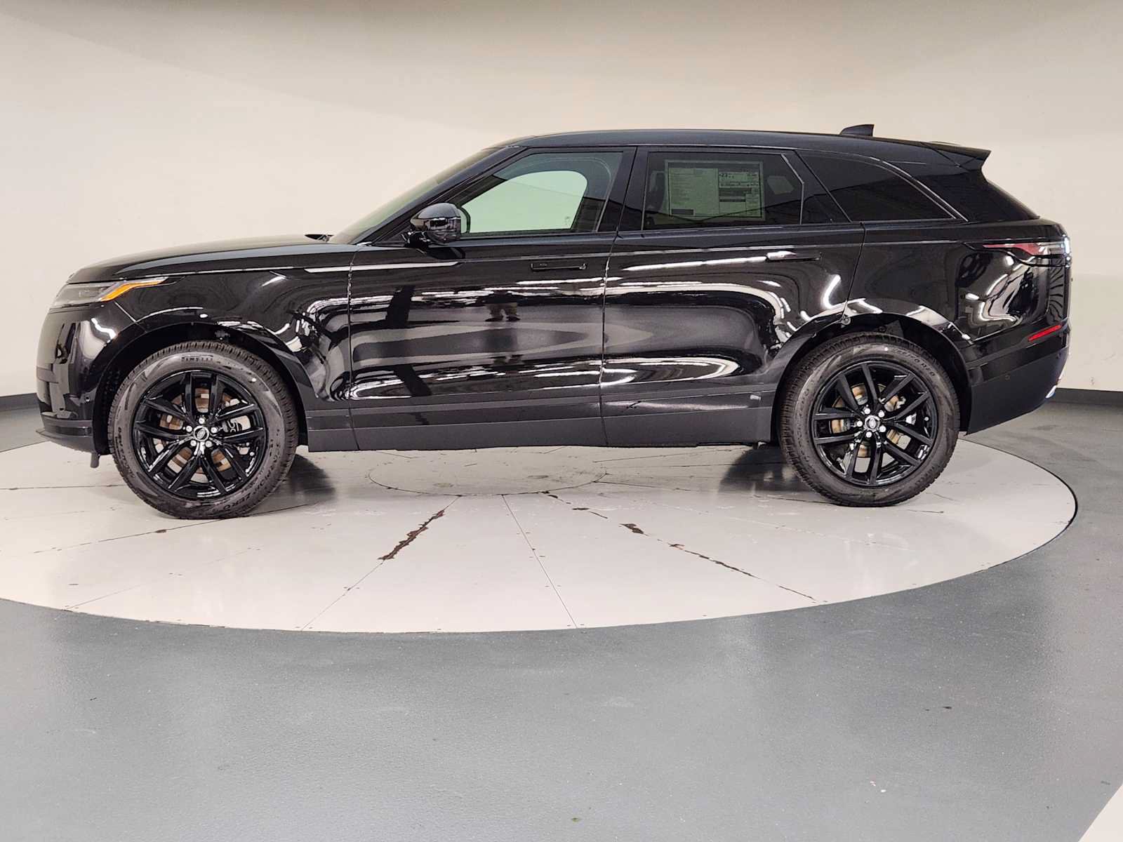 Used 2026 Land Rover Range Rover Velar S AWD/4WD image 5
