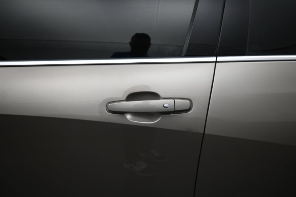 Used 2022 Chevrolet Malibu LT FWD image 15
