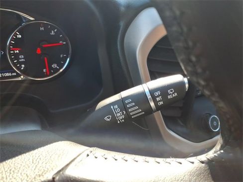 Used 2022 GMC Acadia Denali w/ Denali Technology Package image 23