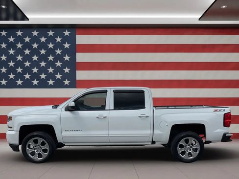 Used 2017 Chevrolet Silverado 1500 LT w/ All Star Edition AWD/4WD image 4
