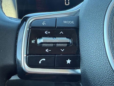 Used 2024 Kia Sorento S image 14
