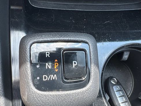 Used 2021 Nissan Rogue SV w/ Premium Package FWD image 21