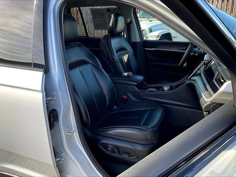 Used 2024 Jeep Grand Cherokee Limited 4xe image 7