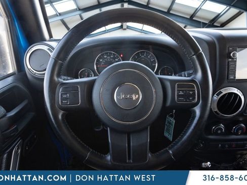 Used 2015 Jeep Wrangler Unlimited Rubicon AWD/4WD image 6