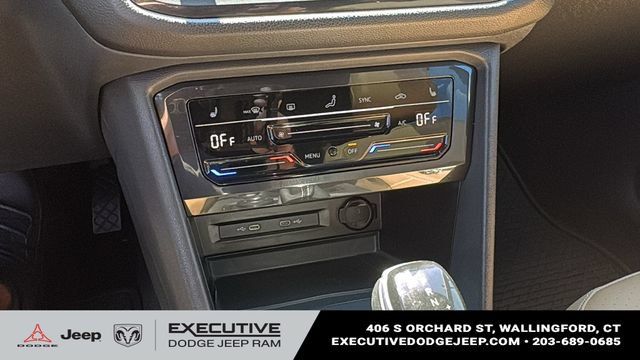 Used 2023 Volkswagen Tiguan SE AWD/4WD image 18