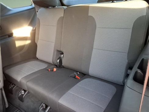 Used 2023 Chevrolet Traverse LT AWD/4WD image 13