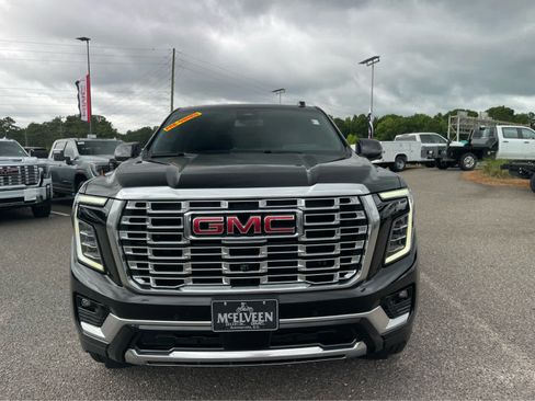 Used 2026 GMC Yukon Denali w/ Sun & Power Step Package AWD/4WD image 2