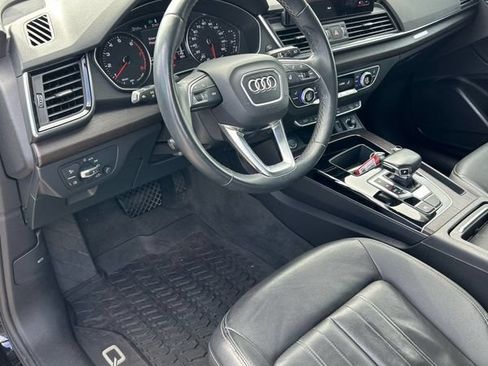 Used 2022 Audi Q5 2.0T Premium w/ Convenience Package AWD/4WD image 6