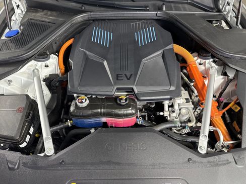 Used 2024 Genesis G80 image 26