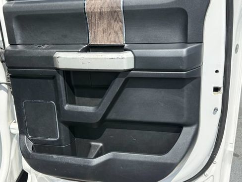 Used 2017 Ford F250 Lariat w/ Lariat Ultimate Package AWD/4WD image 32