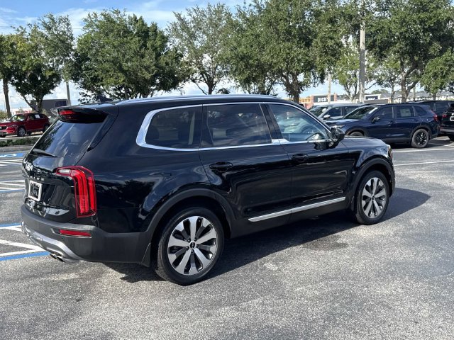 Used 2022 Kia Telluride EX w/ EX Premium Package FWD image 4
