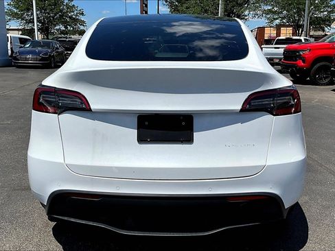 Used 2022 Tesla Model Y Long Range AWD/4WD image 5