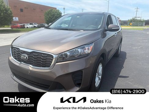 Used 2020 Kia Sorento LX FWD image 1