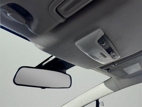 Used 2021 Nissan Versa SV image 24