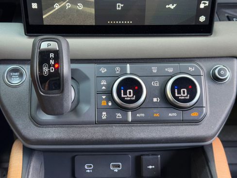 Used 2023 Land Rover Defender 110 X image 33