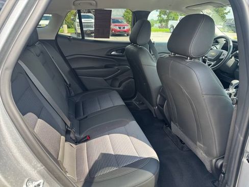 Used 2024 Chevrolet Trax LT w/ Driver Confidence Package FWD image 18